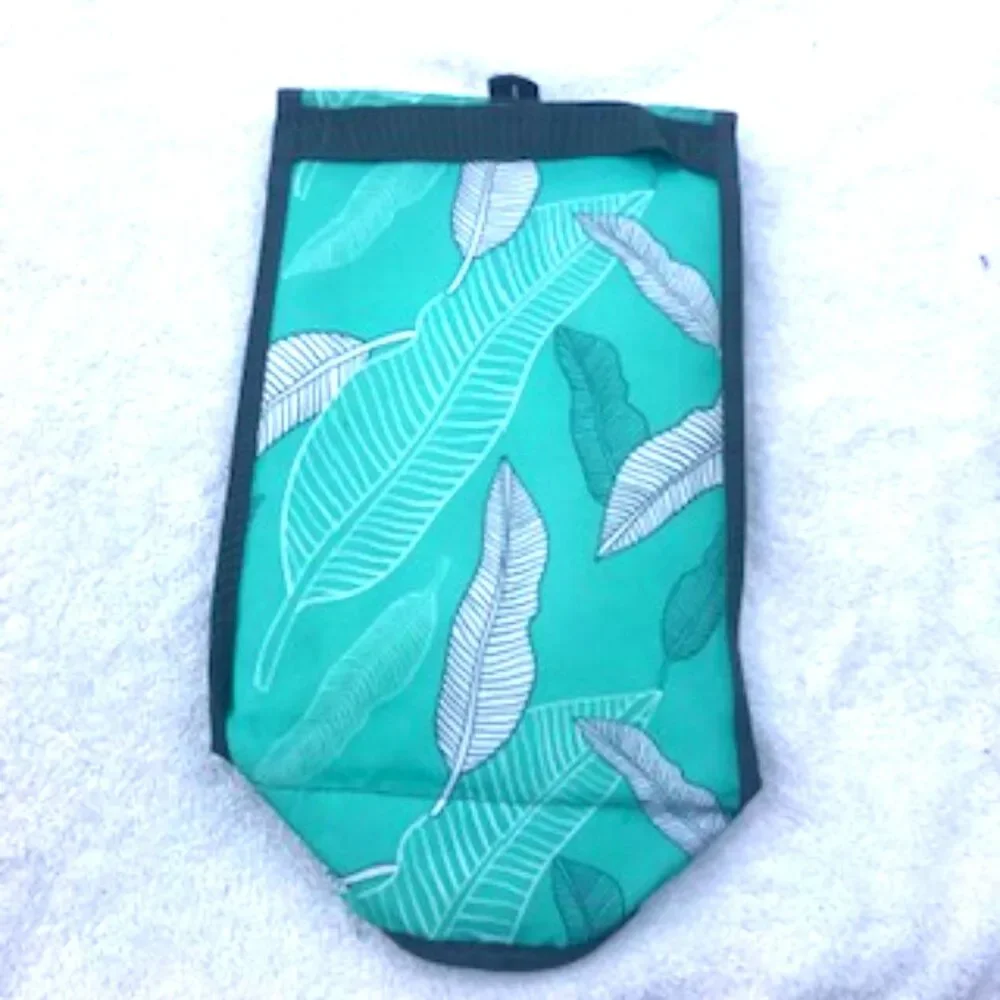 Freezable Bottle or Can Bag . Water-Soda-Beer-Wine or Champagne Bottles
